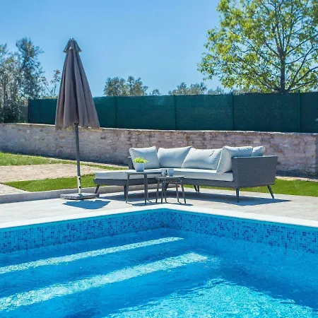 Modern Holiday In With Swimming Pool Tatil Evi