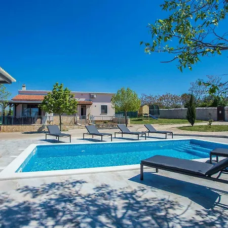 Tatil Evi Modern Holiday In With Swimming Pool Vodnjan