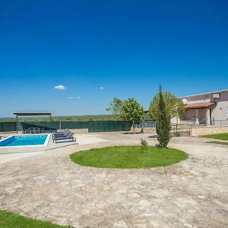 Modern Holiday In With Swimming Pool *